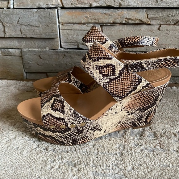Vince Camuto Ventinda Wedge Platform Snakeskin Sandals Heels Open Toe Leather - Picture 4 of 12